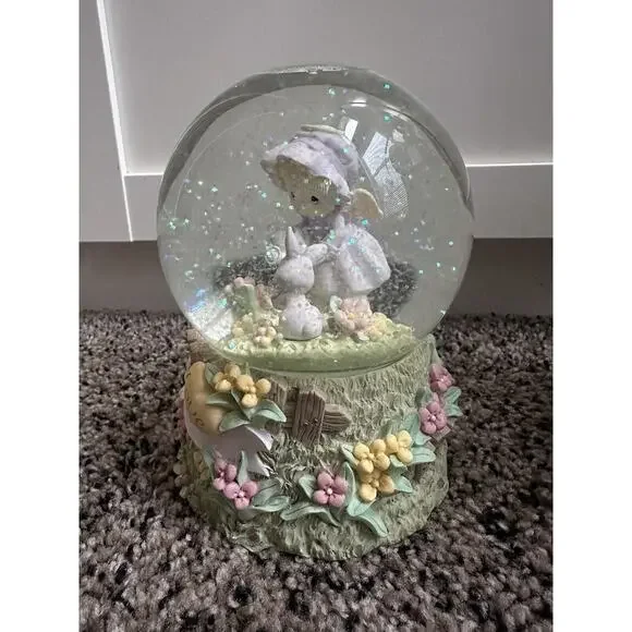 Precious Moments Musical Snowglobe "All Things Grow With Love" Plays EVERGREEN - Picture 3 of 12